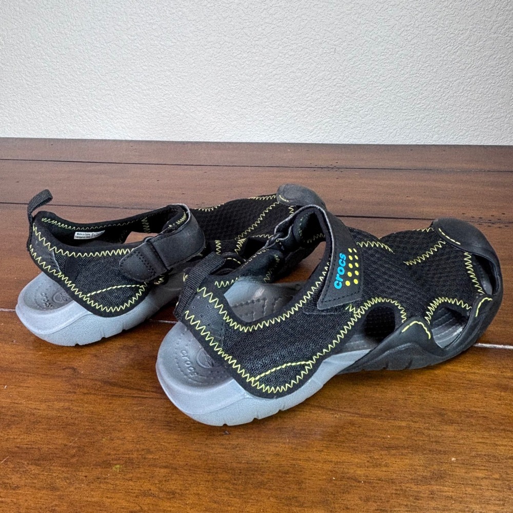 Crocs Swiftwater Sandals Mens 8 Black Grey Mesh Closed Toe Water Hiking Shoes